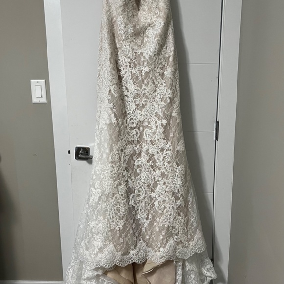 New Wedding Dress - Picture 3 of 7